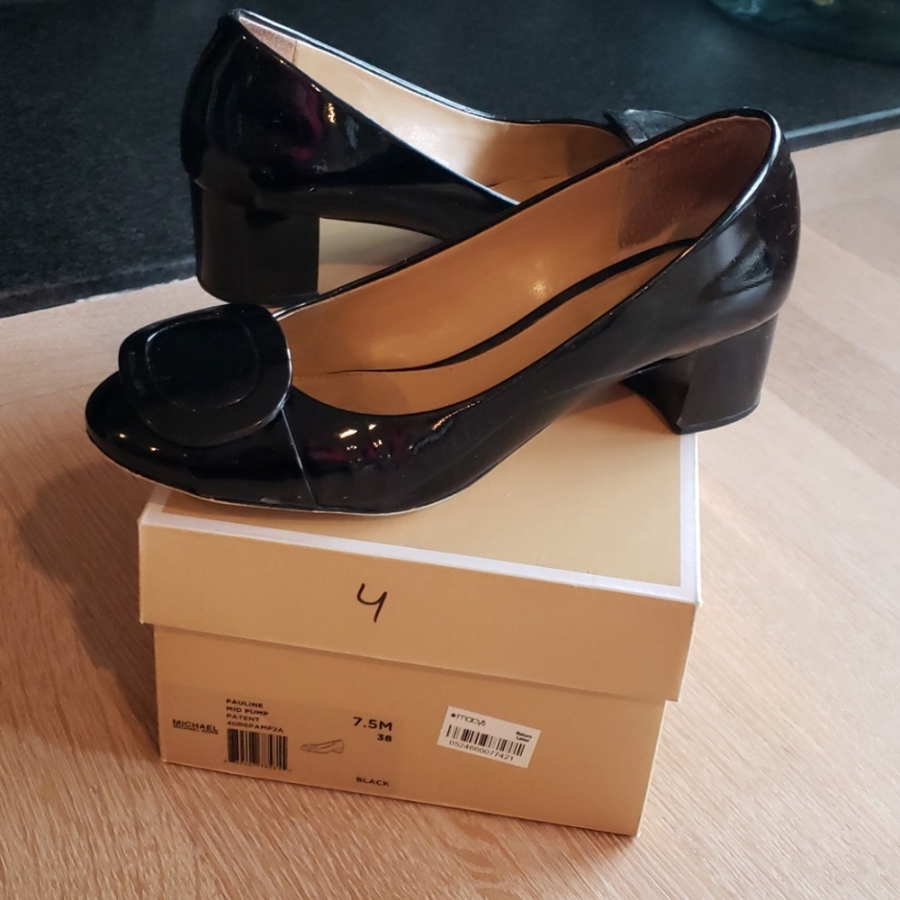 Michael Kors black patent pump size 7.5